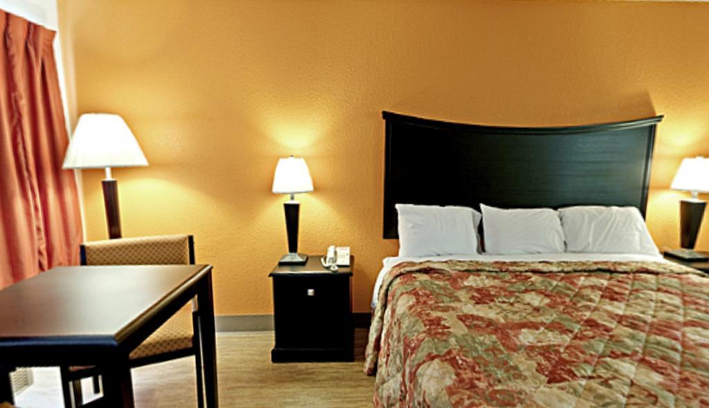 Econo Lodge Metropolis Zimmer foto