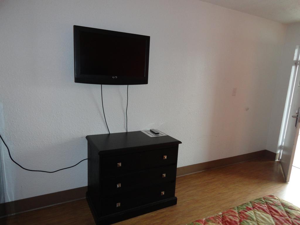 Econo Lodge Metropolis Zimmer foto